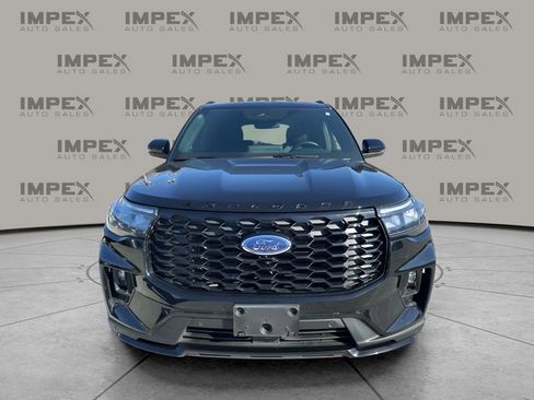 Used 2025 Ford Explorer ST-Line w/ ST-Line Street Pack image 8