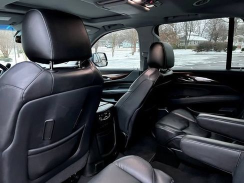 Used 2019 Cadillac Escalade Premium Luxury AWD/4WD image 13