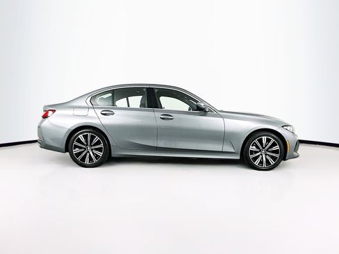 Used 2025 BMW 330i xDrive Sedan w/ Convenience Package image 10