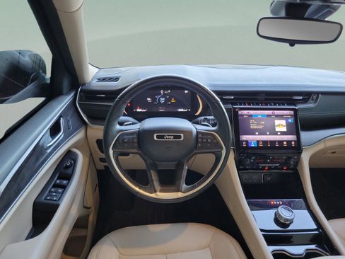 Used 2021 Jeep Grand Cherokee L Limited image 11