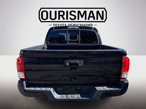 Used 2016 Toyota Tacoma SR image 6