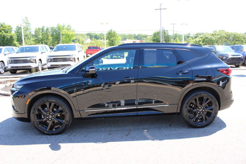 Certified 2022 Chevrolet Blazer RS w/ Enhanced Convenience Package AWD/4WD image 33