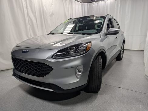 Used 2022 Ford Escape Titanium w/ Class II Trailer Tow Package AWD/4WD image 7