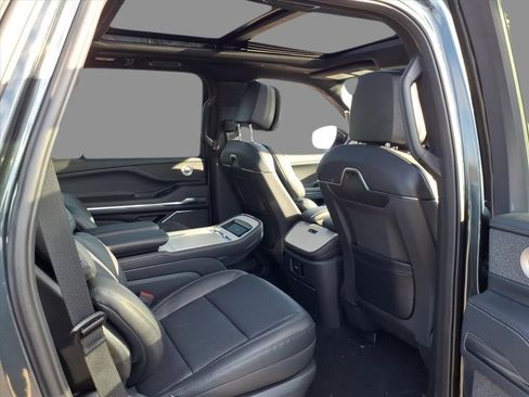 New 2025 Lincoln Navigator Reserve w/ Jet Appearance Package AWD/4WD image 11