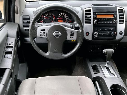 Used 2014 Nissan Xterra X image 5