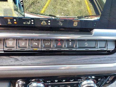 New 2025 GMC Sierra 2500 SLT w/ SLT Premium Package image 25