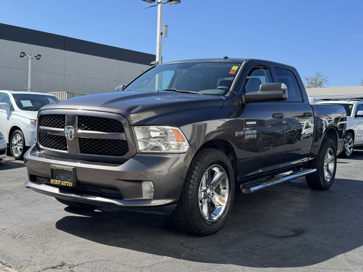 Used 2017 RAM 1500 Express AWD/4WD image 4