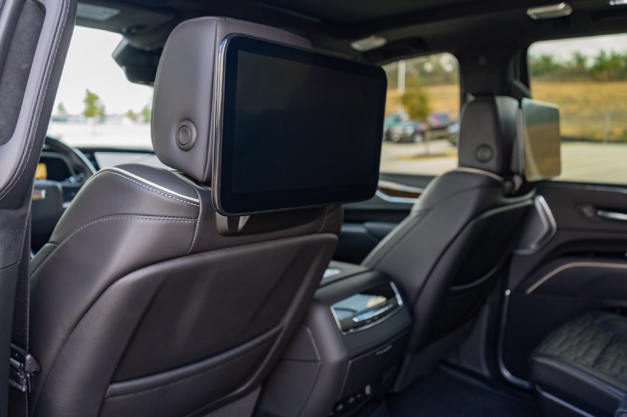 Used 2024 Cadillac Escalade Sport Platinum w/ LPO, ONYX Package AWD/4WD image 24