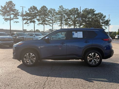 Used 2023 Nissan Rogue SV FWD image 9