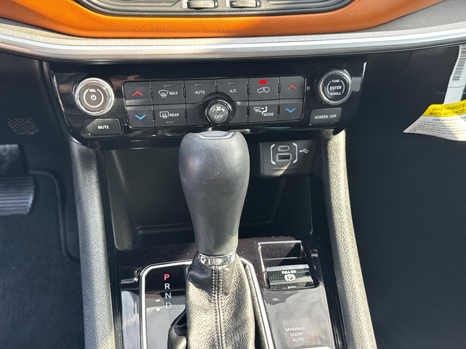 Used 2025 Jeep Compass Limited AWD/4WD image 12
