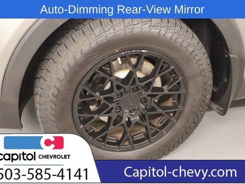 Used 2017 Kia Sorento LX w/ LX Convenience Package image 9