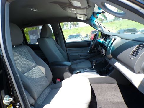 Used 2014 Toyota Tacoma 4x4 Double Cab w/ SR5 Package image 15