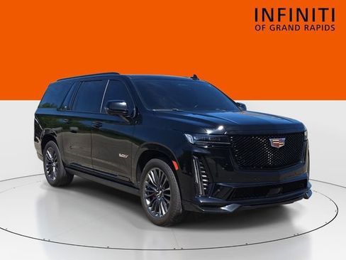 Used 2023 Cadillac Escalade ESV V w/ LPO, Floor Liner Package AWD/4WD image 1