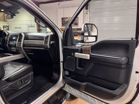 Used 2017 Ford F350 Lariat w/ Lariat Value Package image 19