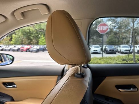 Used 2022 Nissan Sentra SV w/ SV Premium Package FWD image 16