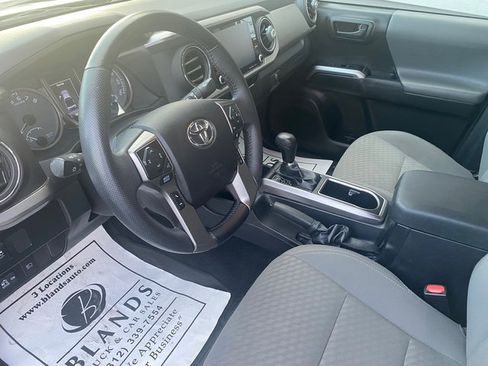 Used 2022 Toyota Tacoma SR5 image 9