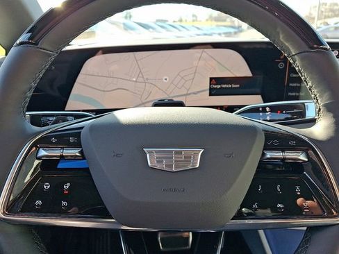 New 2026 Cadillac Optiq Luxury 2 image 13