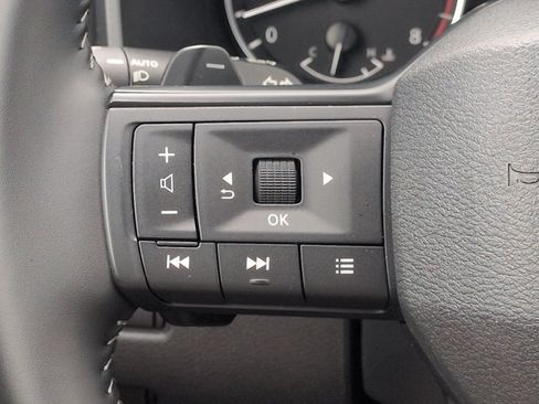 Certified 2026 Nissan Rogue SV FWD image 24
