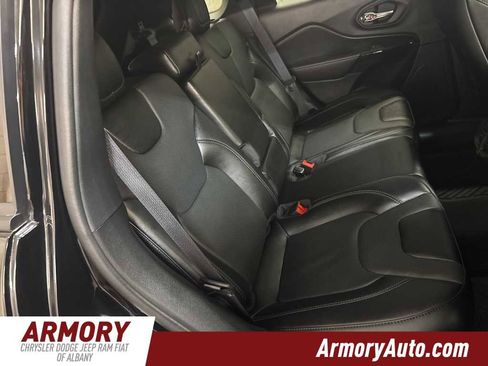 Used 2023 Jeep Cherokee Altitude Lux image 32