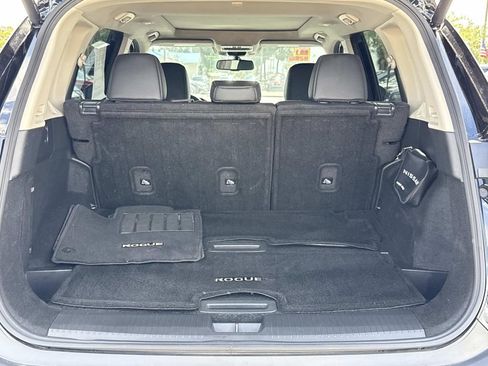 Certified 2023 Nissan Rogue SL w/ SL Premium Package FWD image 12
