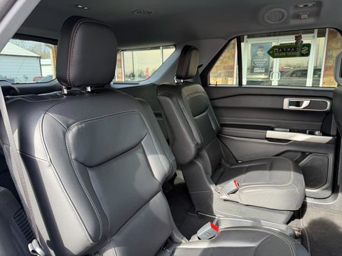 Used 2021 Ford Explorer XLT w/ Equipment Group 202A image 23