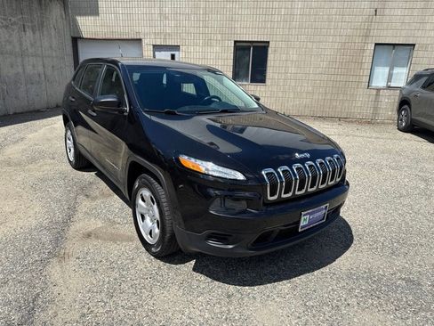 Used 2015 Jeep Cherokee Sport FWD image 8