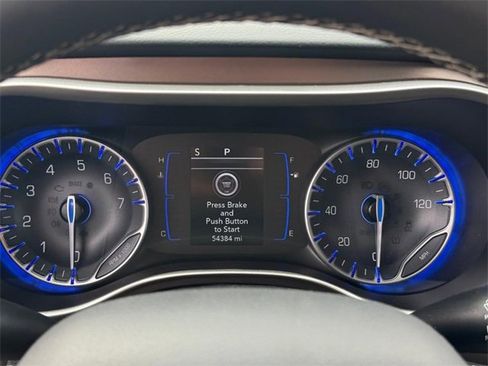 Used 2023 Chrysler Voyager LX image 22