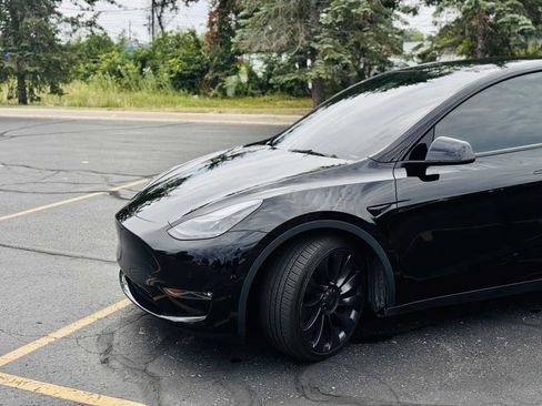 Used 2021 Tesla Model Y Performance AWD/4WD image 9