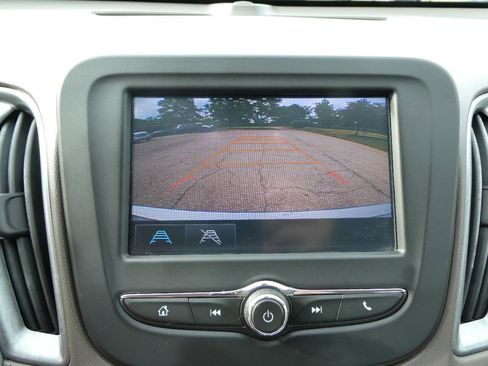Used 2017 Chevrolet Malibu LS FWD image 18