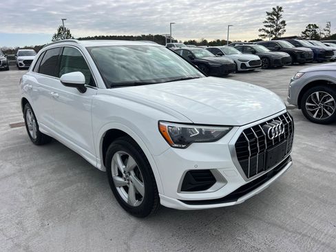 Used 2020 Audi Q3 2.0T Premium w/ Convenience Package image 3