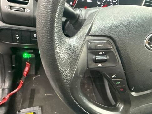 Used 2017 Kia Forte LX FWD image 15