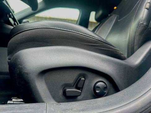 Used 2023 Jeep Compass Limited image 14