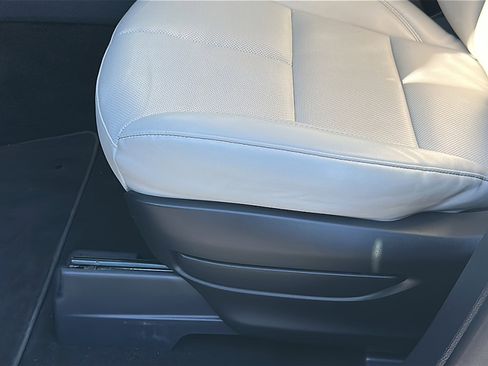 Used 2025 Lincoln Aviator 2WD image 15