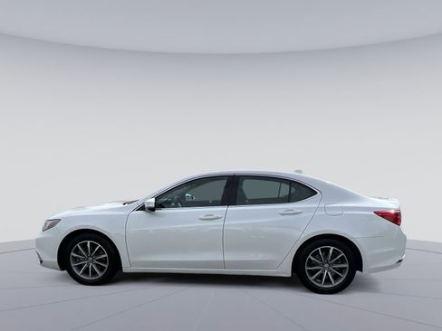 Used 2018 Acura TLX w/ Technology Package image 2