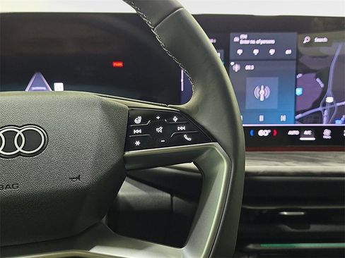 New 2025 Audi Q5 2.0T Premium image 18