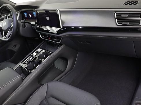 New 2026 Volkswagen Atlas Cross Sport SE image 21