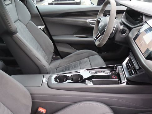 Used 2022 Audi e-tron GT Premium Plus w/ Performance Package image 13