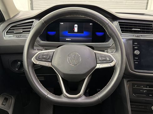 Used 2022 Volkswagen Tiguan SE FWD image 15