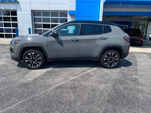 Used 2023 Jeep Compass Limited AWD/4WD image 2