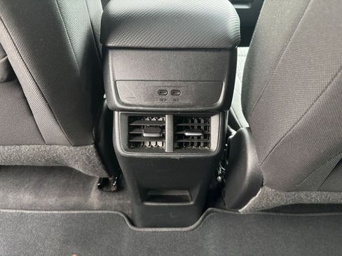 Used 2025 Chevrolet Equinox LT FWD image 23