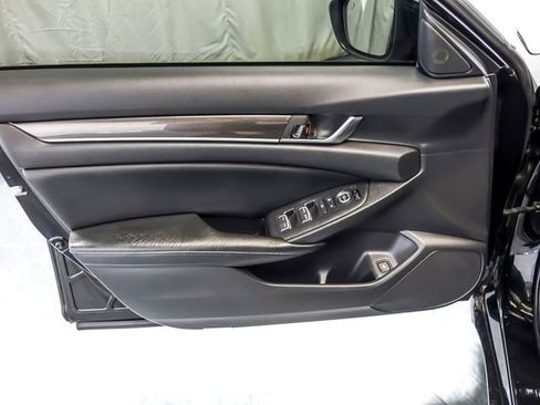 Used 2018 Honda Accord Sport image 25