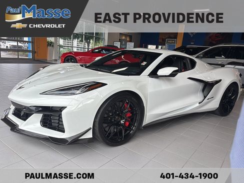 Used 2023 Chevrolet Corvette Z06 w/ Z07 Performance Package RWD image 1