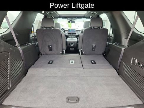 Used 2024 Chevrolet Tahoe Z71 w/ Luxury Package AWD/4WD image 35