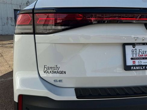 New 2026 Volkswagen Tiguan SE FWD image 8