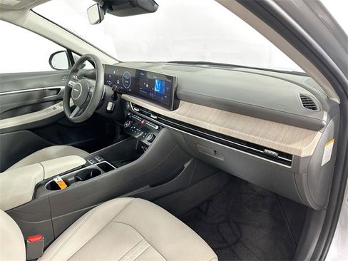 Used 2024 Hyundai Sonata Limited image 32