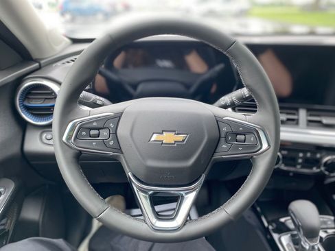 New 2026 Chevrolet Trax LT w/ LT Convenience Package FWD image 28