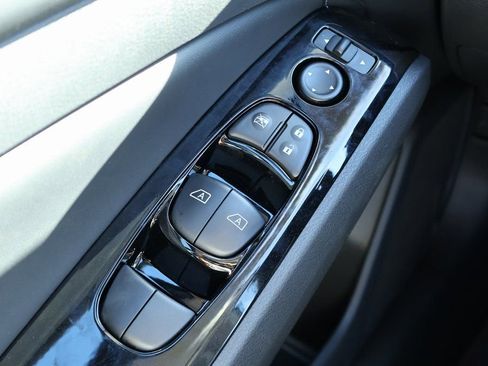 New 2025 Nissan Altima 2.5 SR image 14