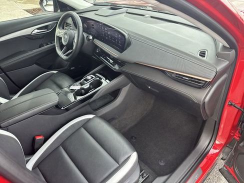 Certified 2025 Buick Envision Sport Touring image 29