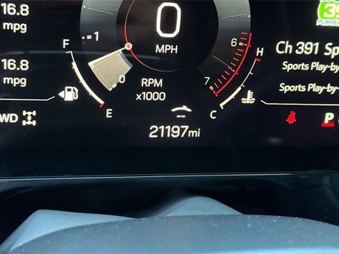 Used 2025 GMC Yukon XL Denali image 28