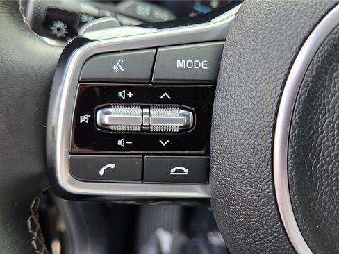 Certified 2023 Kia Sorento SX Prestige w/ Panoramic Sunroof Package AWD/4WD image 19